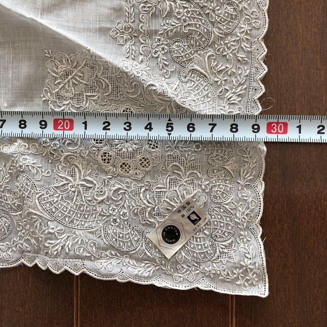 未使用　スワトウ　ハンカチ　麻100% 汕頭　手刺繍　SWATOW リネン　川辺