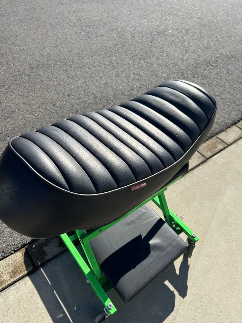 HEAVENS　ブラック/タックロール　SR400/500用