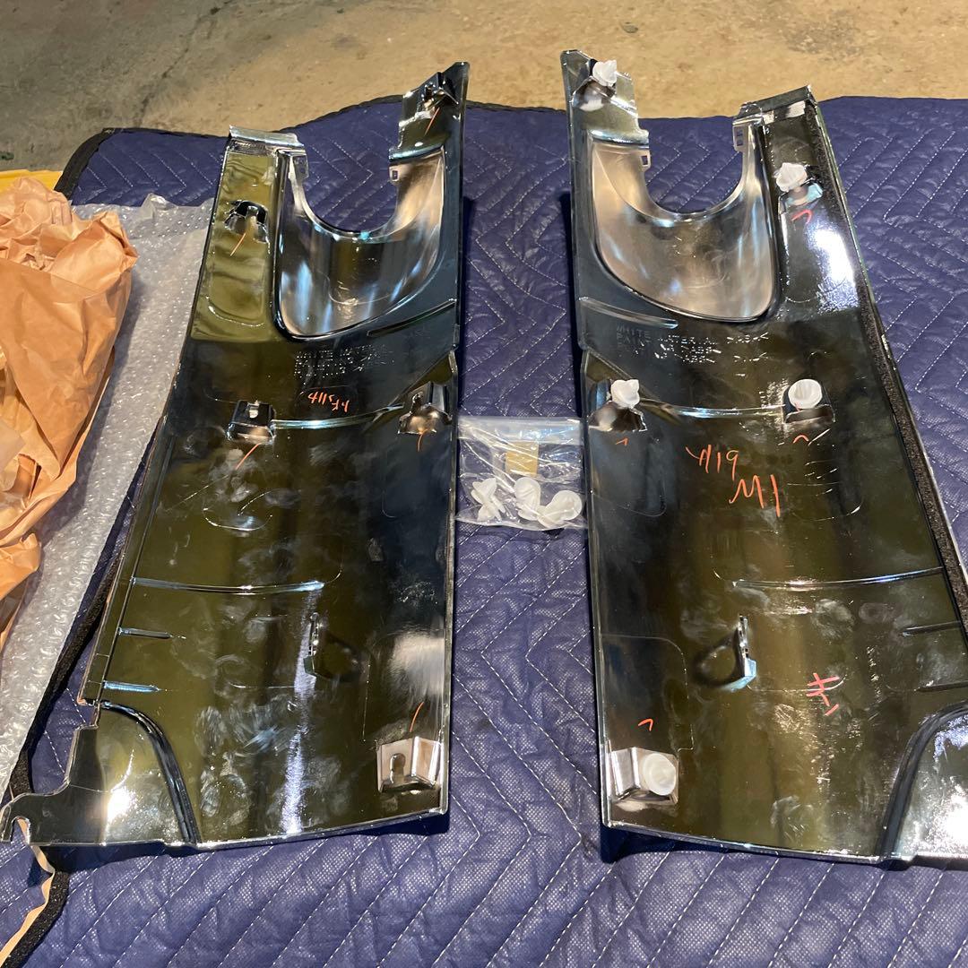 日野　デュトロ　トヨタ　ダイナ メッキコーナーパネル 2個セット