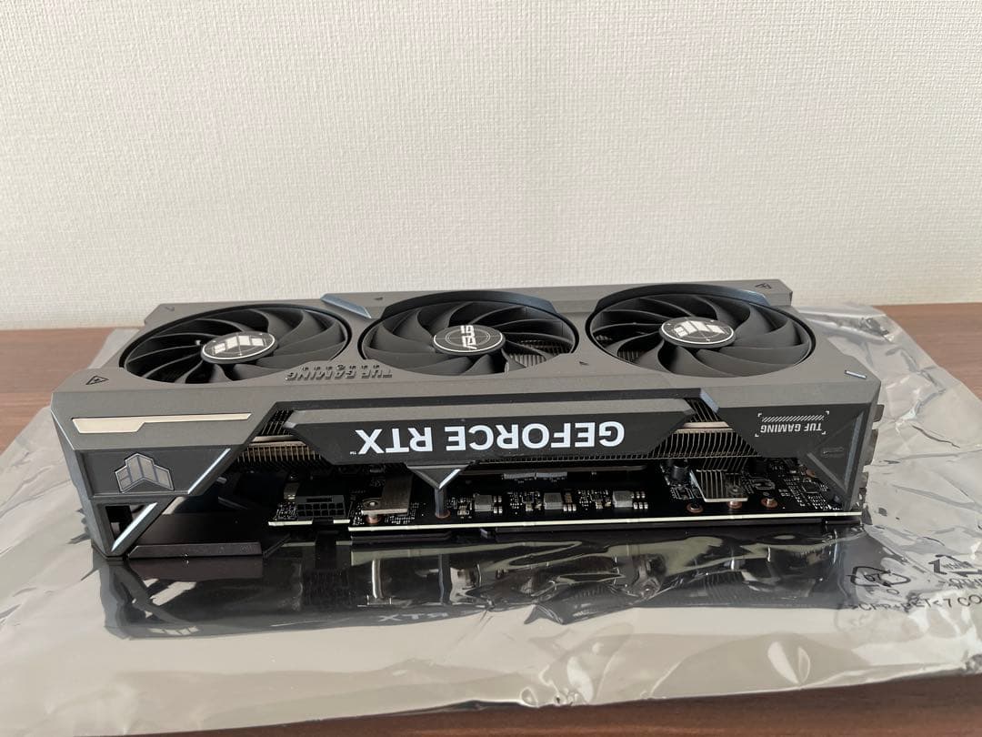 グラフィックボード・グラボ・ビデオカード ASUS TUF Gaming RTX 4070 Ti SUPER