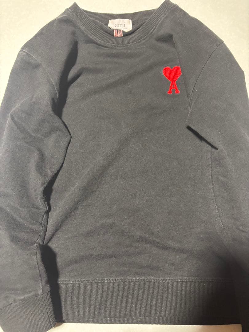 ami ハート刺繍 黒セーター