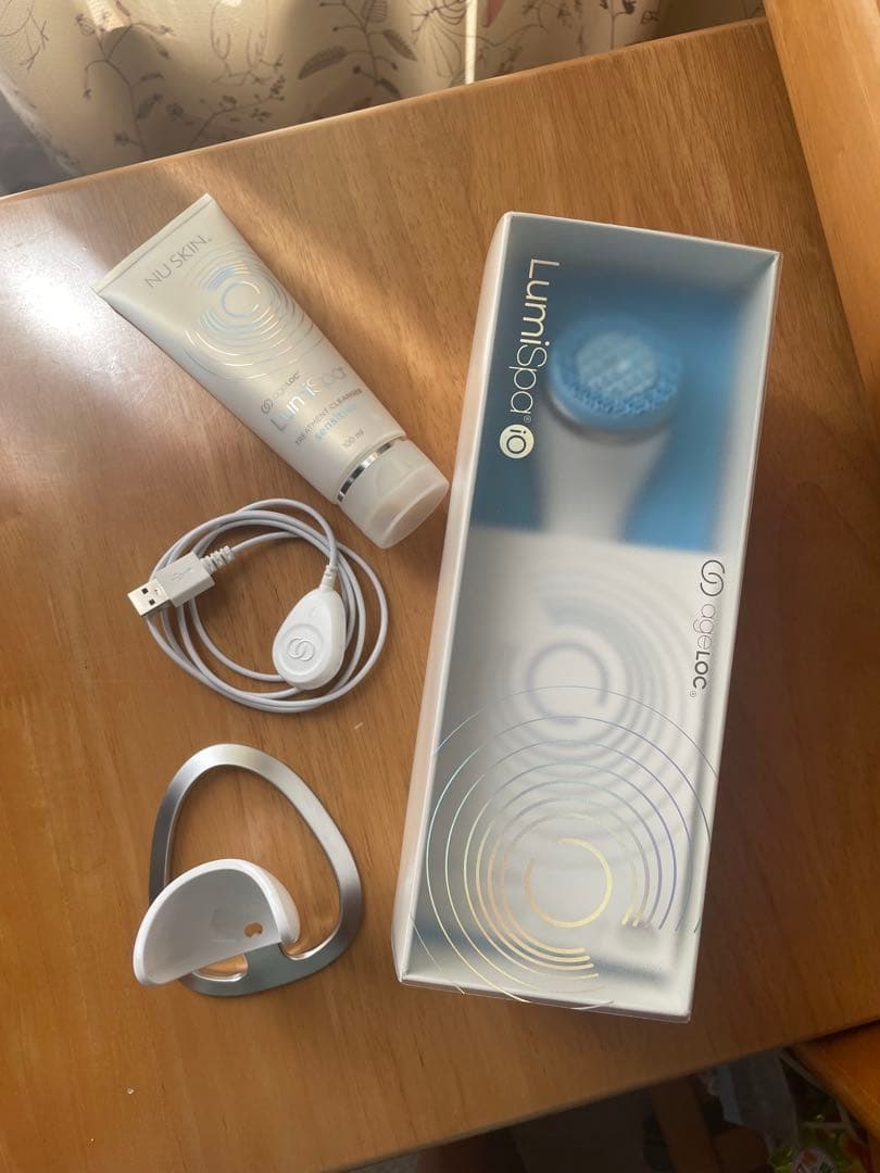 NU SKIN LumiSpa lO 美顔器 クレンジングクリーム付き