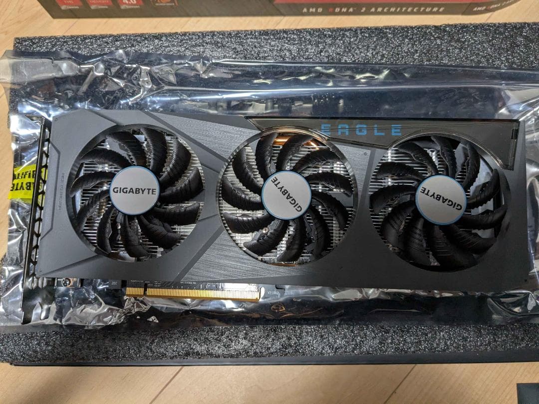 GIGABYTE EAGLE RX 6600 3連ファン
