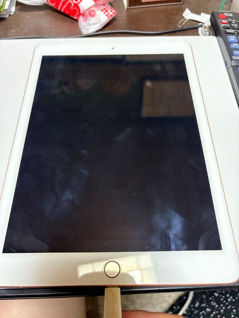 iPad 第6世代 32GB Wi-Fiモデル ゴールド（初期化予定・動作確認済