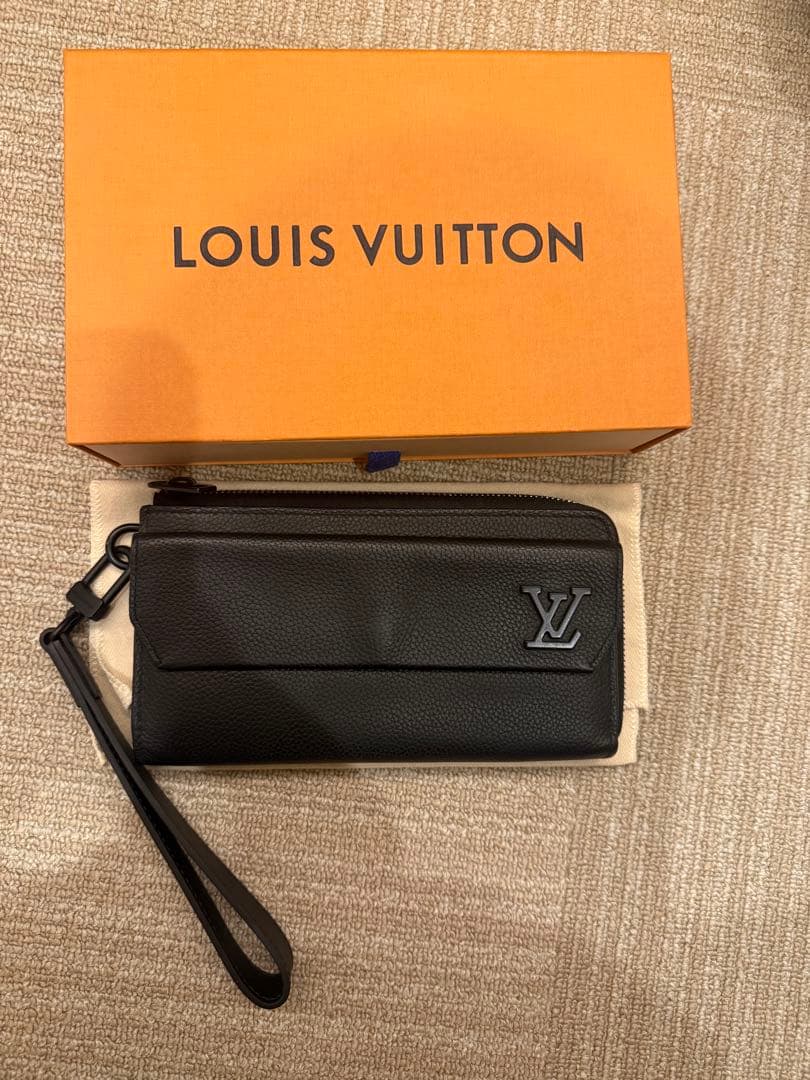 LOUIS VUITTON アエログラム ドラゴンヌ ジッピーウォレット