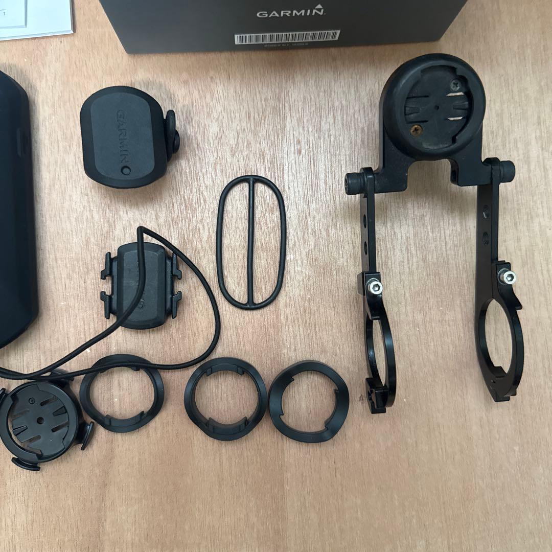 GARMIN EDGE 1050 サイクルコンピューター　センサーとマウント付き