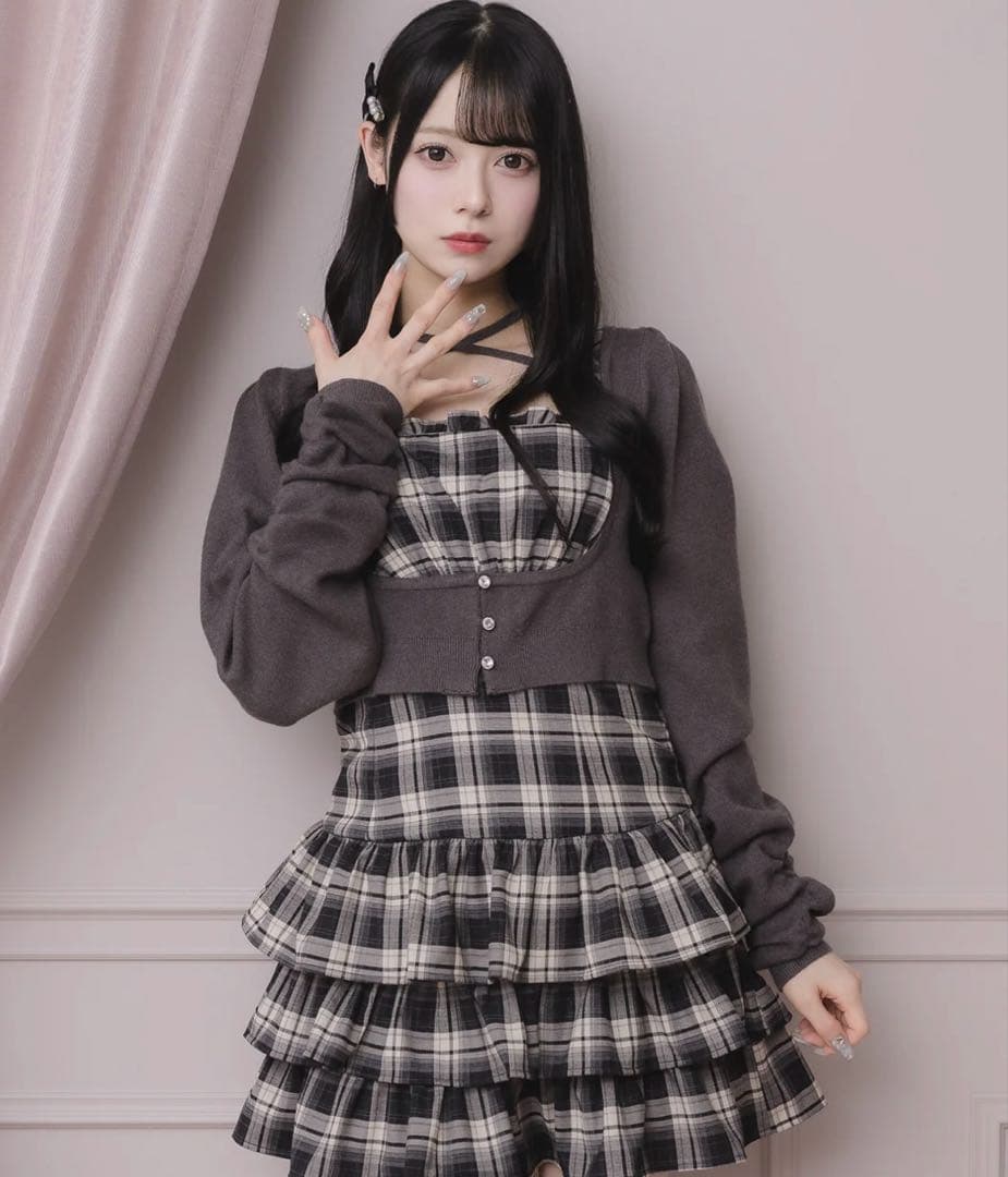 pium ビジューカーデ×チェックワンピセット チャコール×ブラック