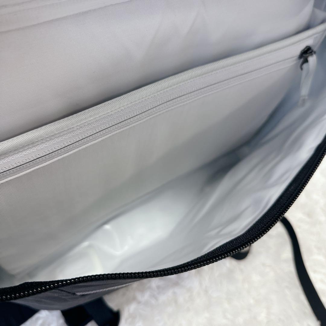 美品　ARC’TERYX GRANVILLE 10 COURIER BAG