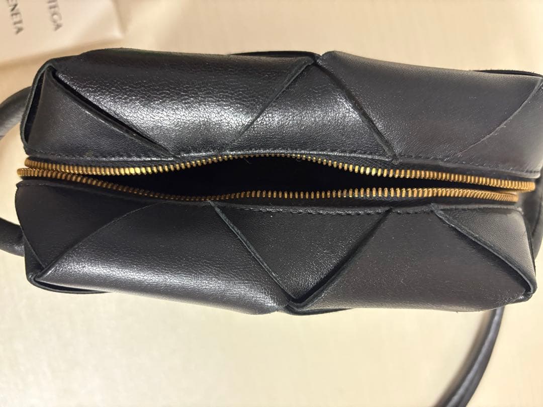 【お値下げ中】BOTTEGA VENETA ミニカメラバッグ ブラック