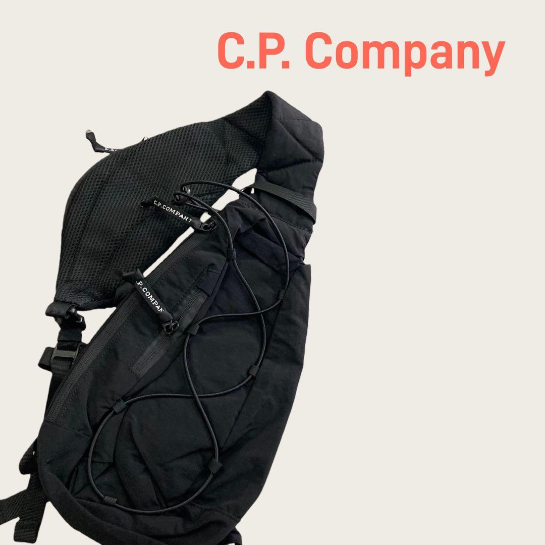 C.P. Company ブラックボディバッグ