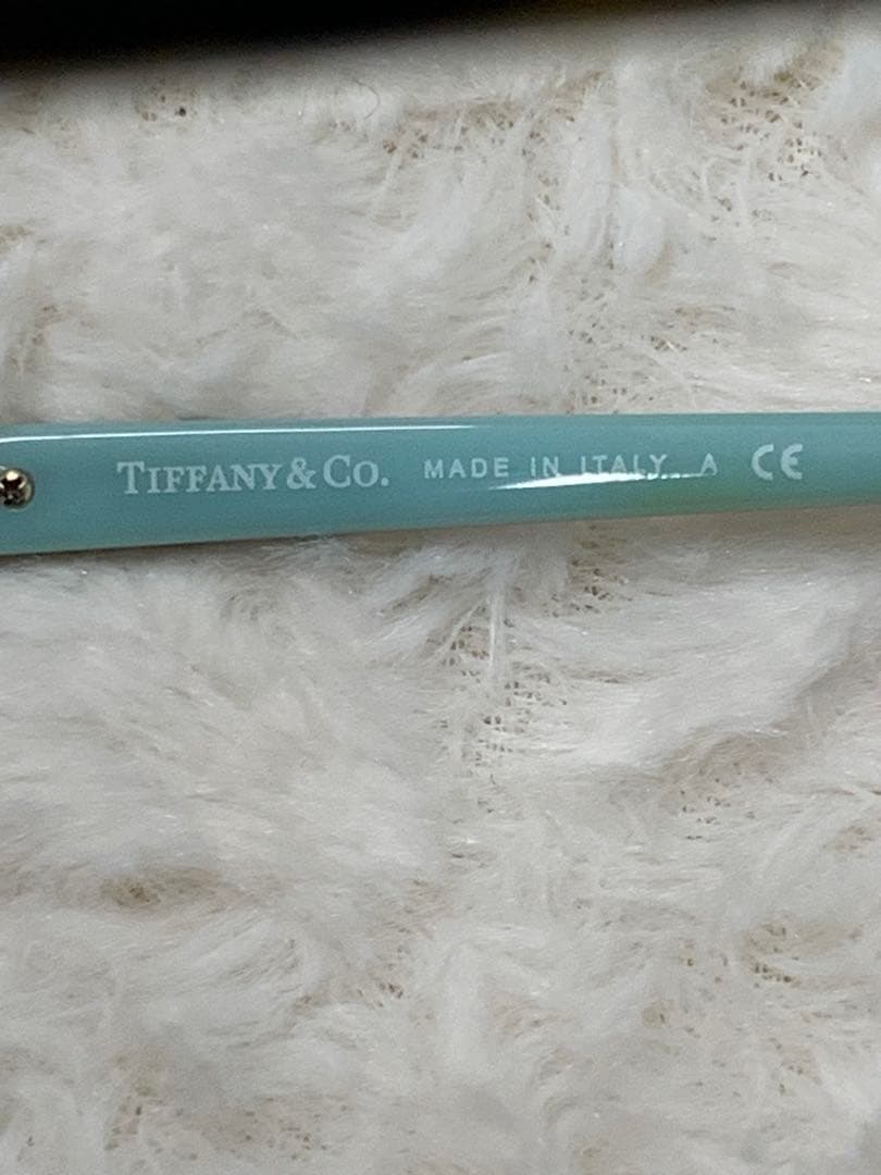 Tiffany & Co. キャットアイサングラス