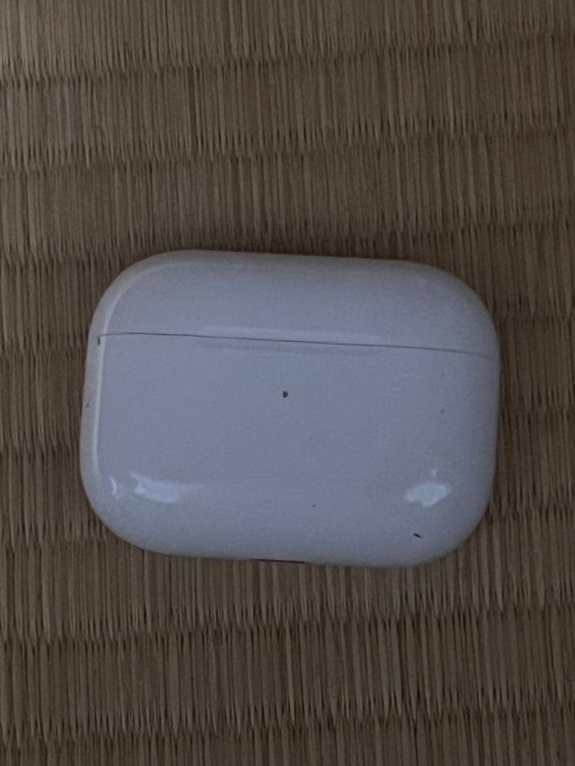 AirPodsproケースと右側のみ