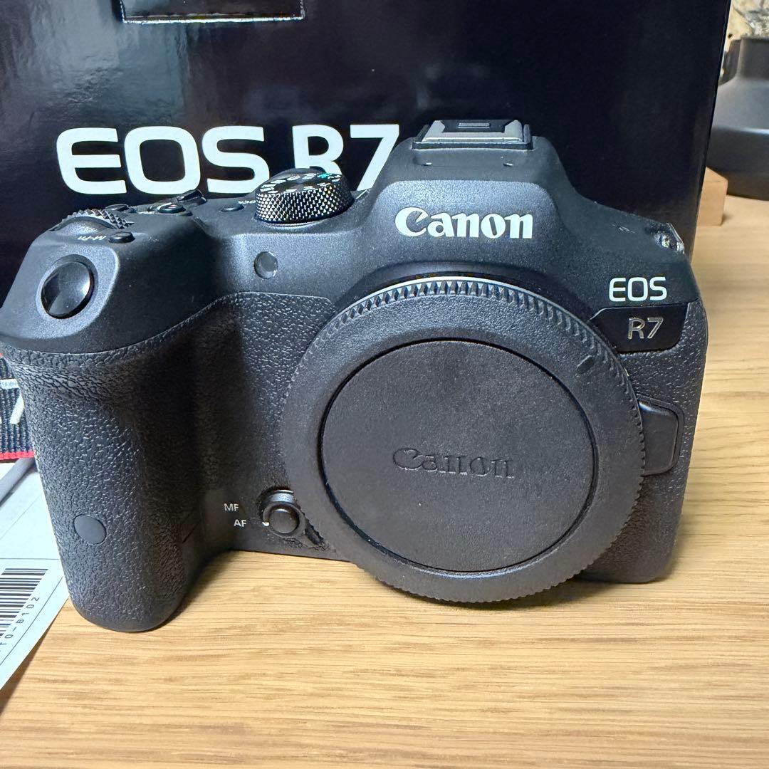 【美品】Canon EOS R7 ミラーレス一眼カメラ
