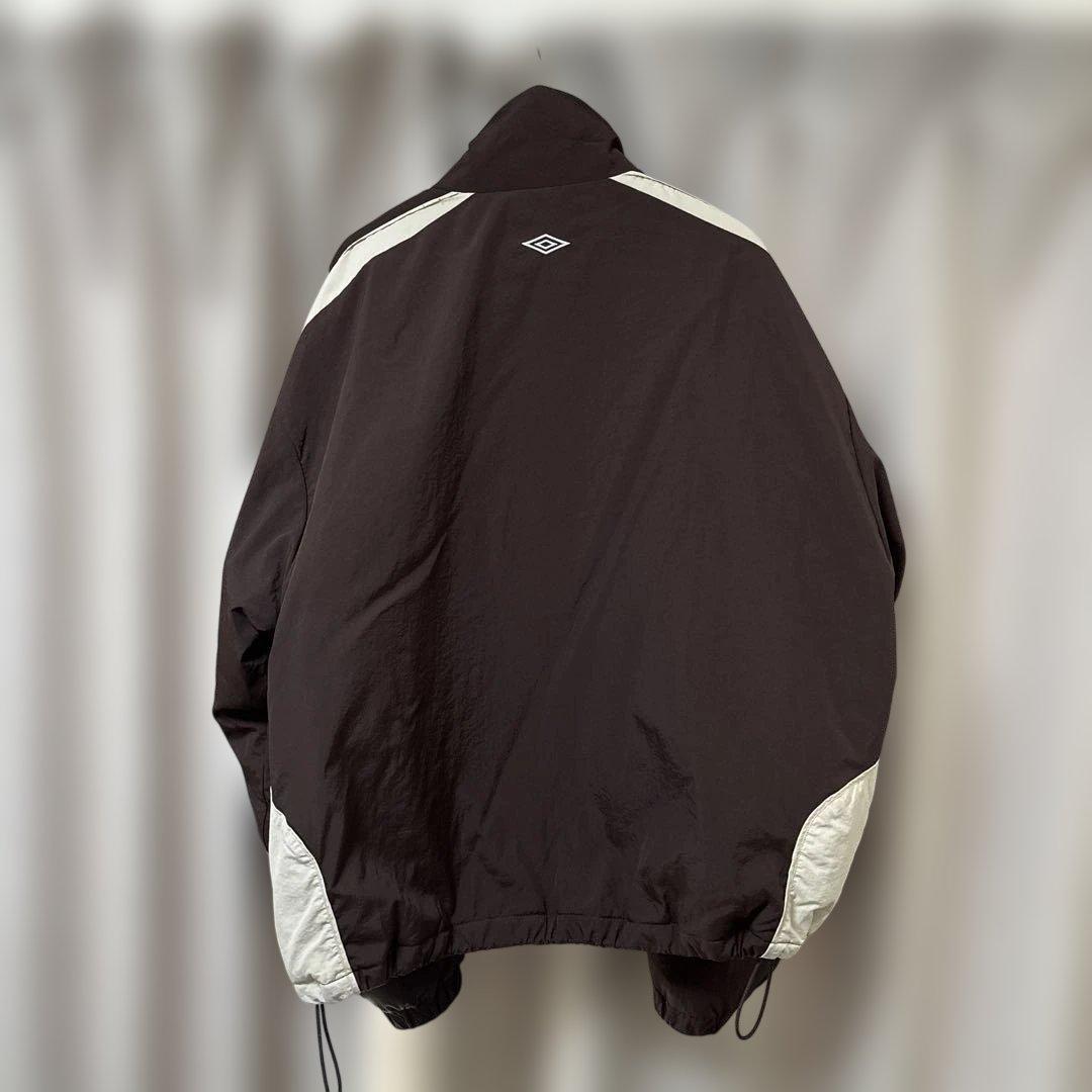 UMBRO ブラウン ナイロンジャケット サッカークラブロゴ付き