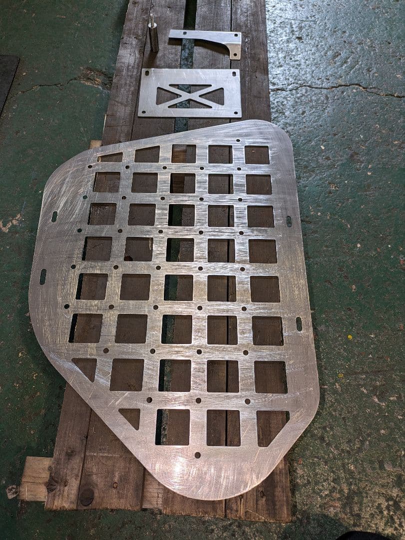 マッキー　プラド150　インナーメッシュパネル　左右セット　無塗装品