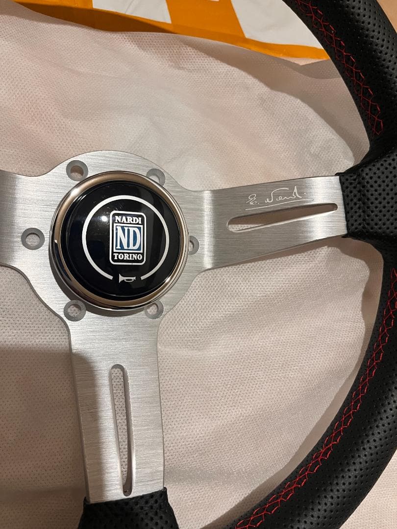 ナルディ ステアリング 本体 330mm 33パイ ブラック/シルバー/赤色
