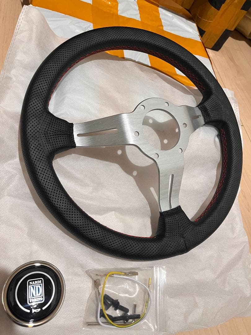 ナルディ ステアリング 本体 330mm 33パイ ブラック/シルバー/赤色