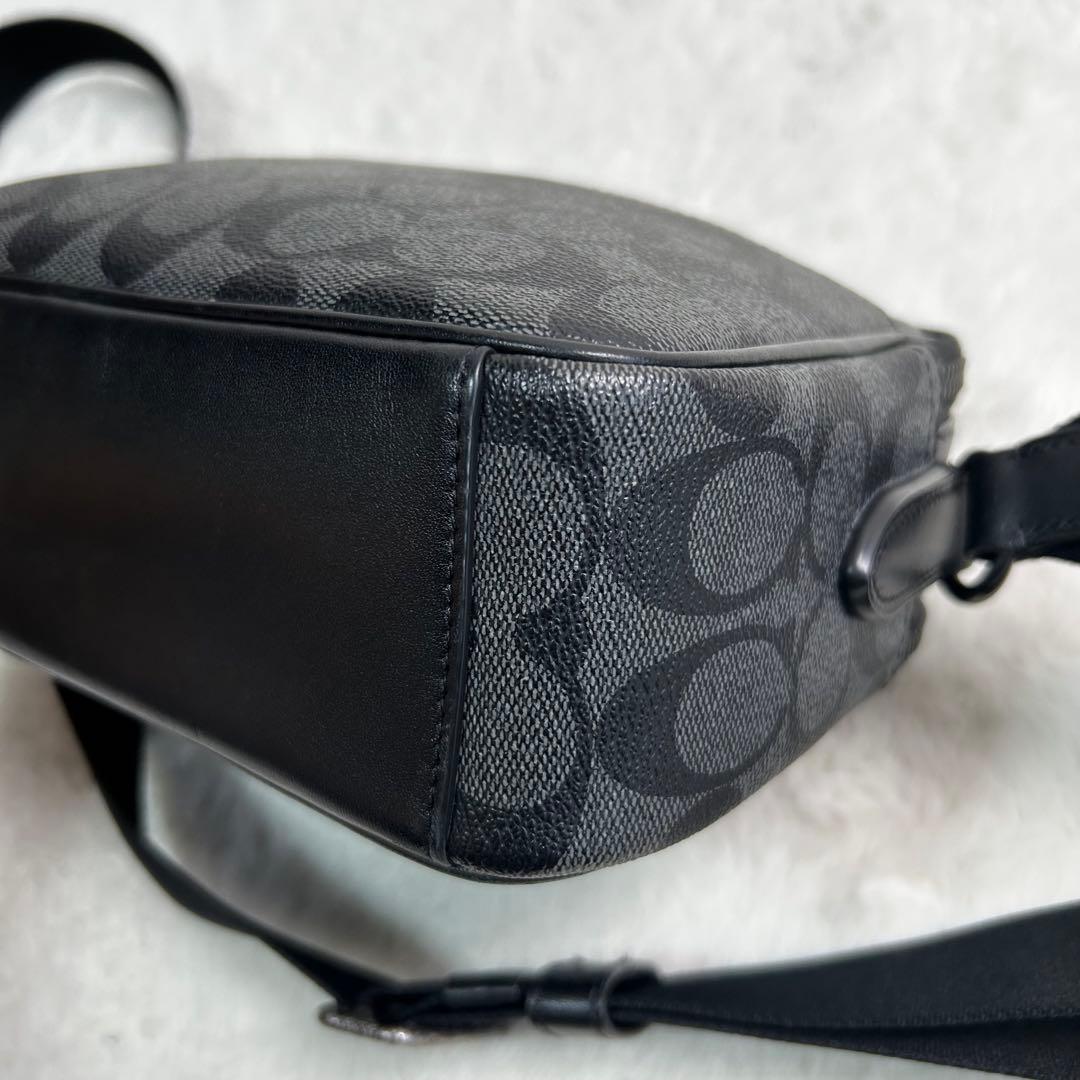 COACH ダブルファスナー　ショルダーバッグ レザー 斜め掛け シグネチャー