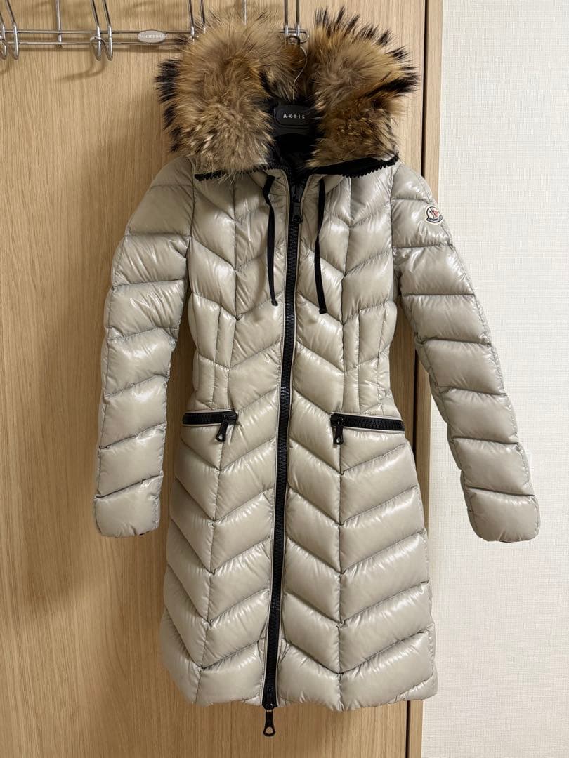 00サイズ　モンクレール　ファー付きダウンジャケット