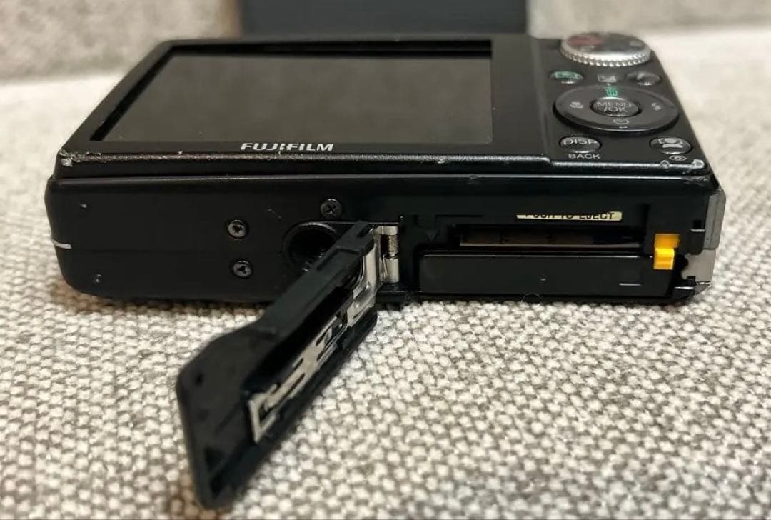 【美品】FUJIFILM デジタルカメラ FinePix F50fd ブラック