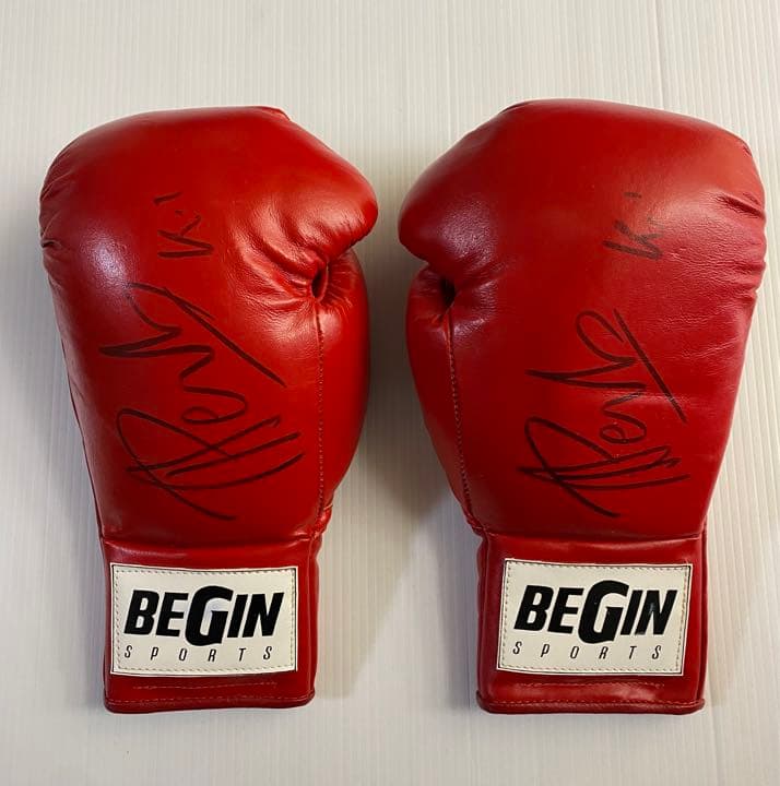 K‐1 ピーターアーツ サイン入りTシャツ/サイン入りグローブ/フィギュア他