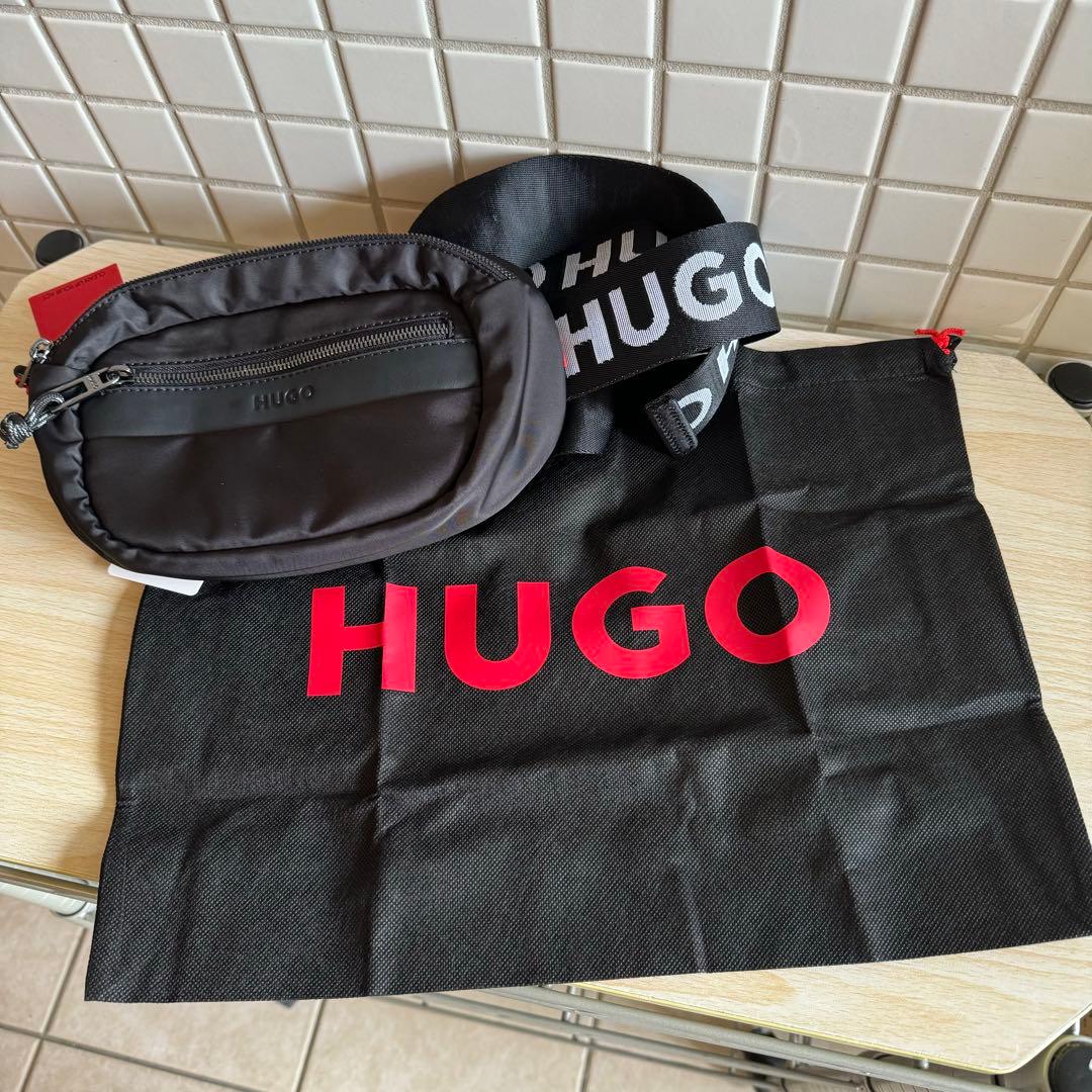 [HUGO] [ヒューゴ] ロゴエンボス ミックスストラクチャー ベルトバッグ