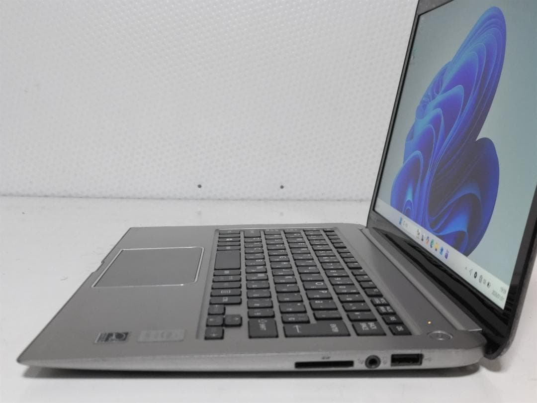 お買得 東芝 dynabook i7-5500 8GB SSD 256GB★F7