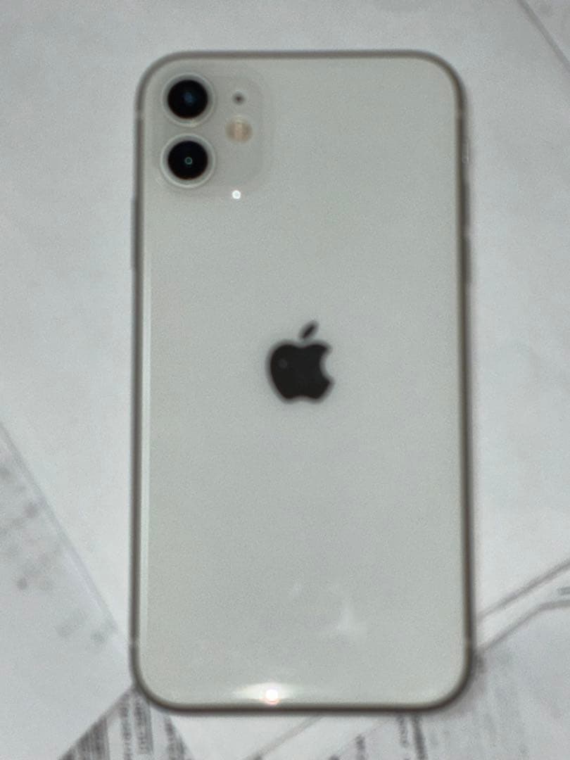 Apple iPhone 11 白　バッテリー79% 箱付き