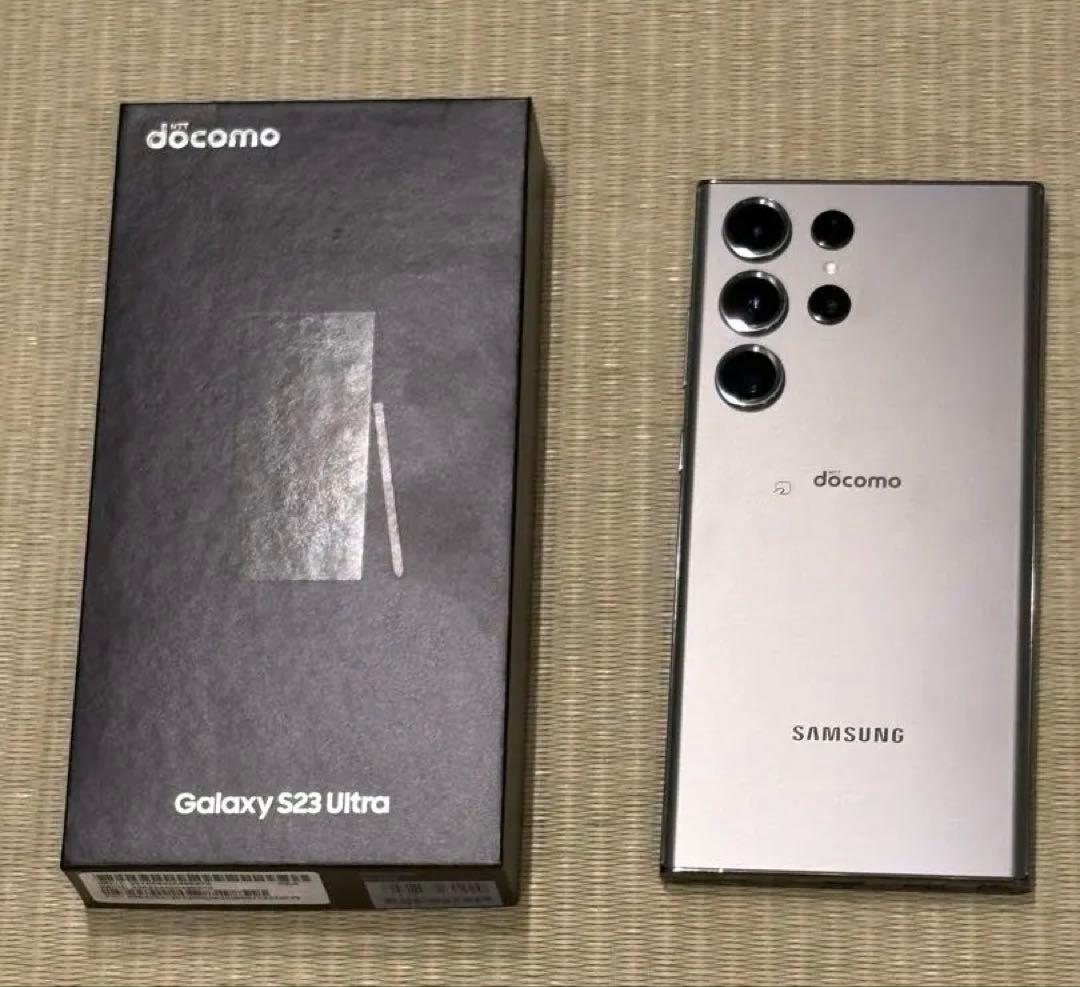 ちかつ　美品　Galaxy S23 Ultra 256GB docomo