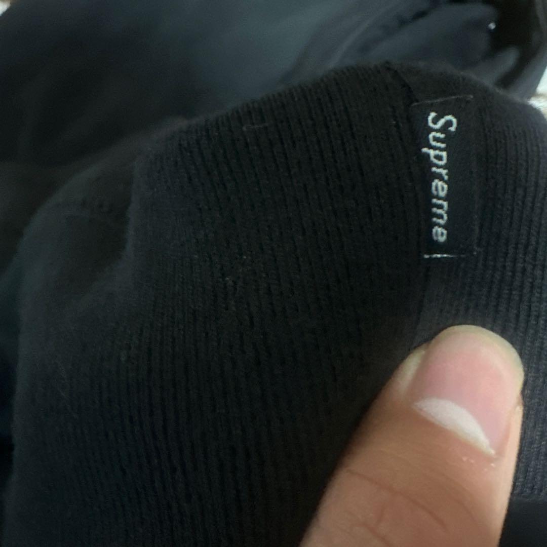 シュプリームパーカー