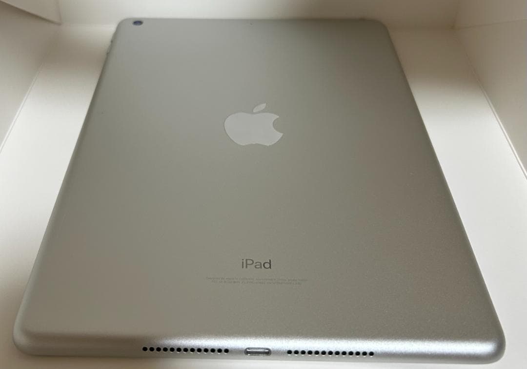 iPad（第6世代） シルバー 32GB Wi-Fiモデル