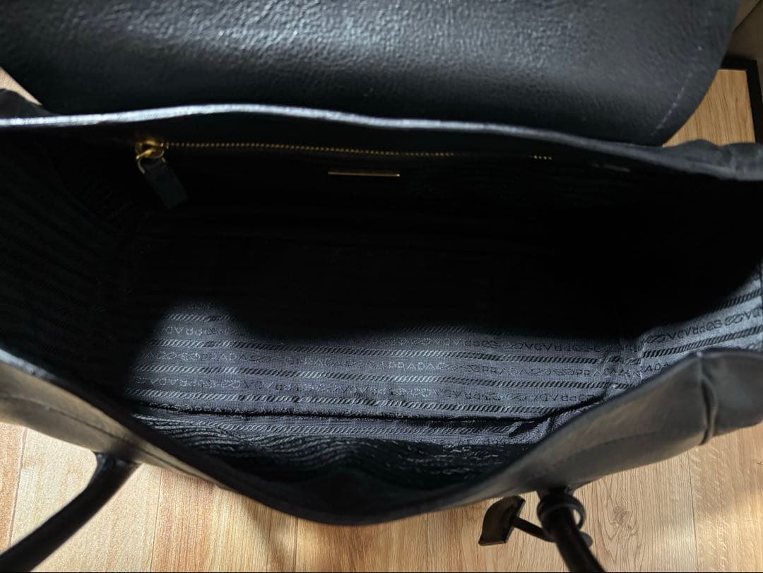 ひろ　PRADA レザーバッグ