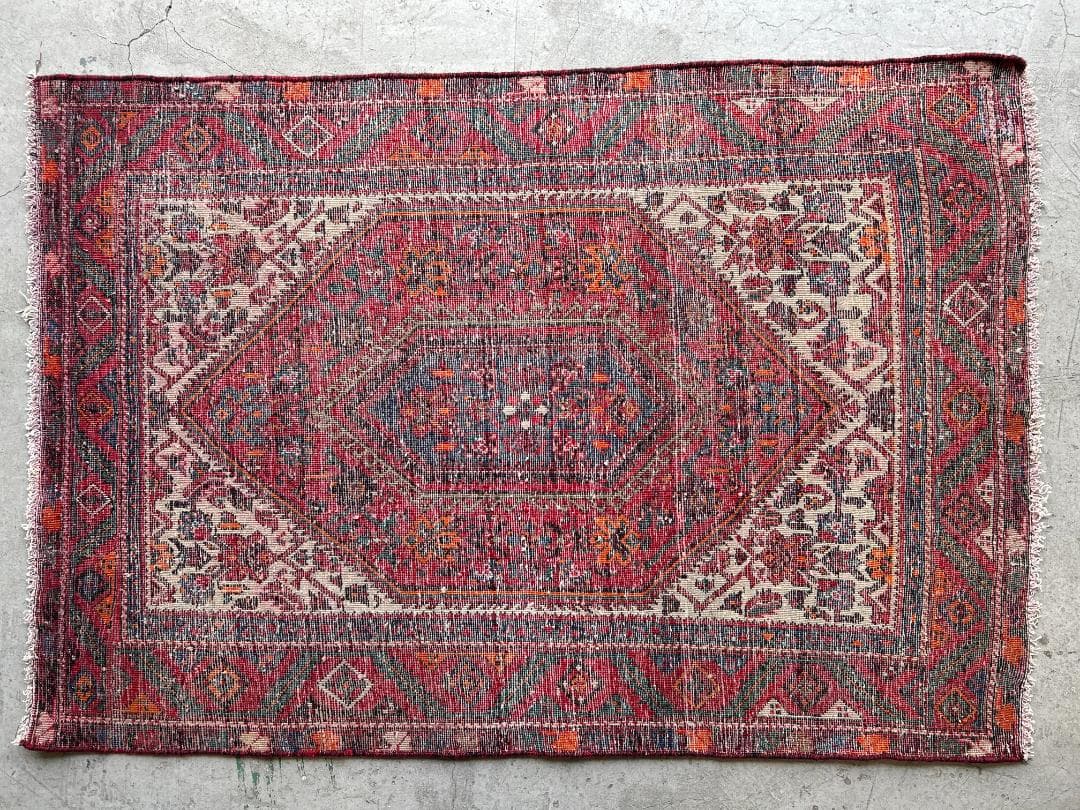 【Vintage rug】ペルシャ絨毯｜150 × 104cm｜アフシャル族