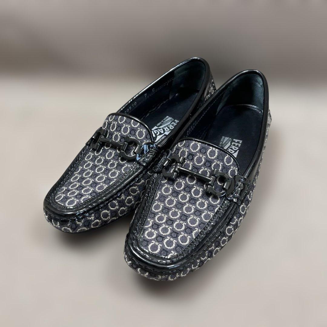 フェラガモ　ガンチーニ　ローファー