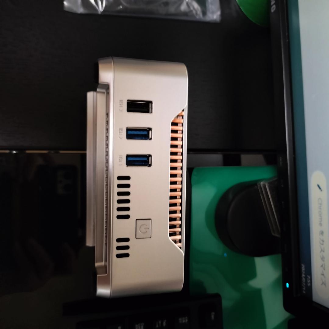 小さいPC本体+大きいモニタ+キーボード セット