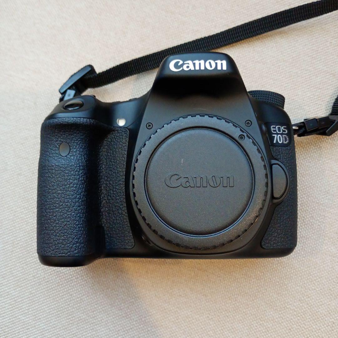 一眼レフCanon EOS70D ズームレンズ、単焦点レンズ、フード、ポーチ付き