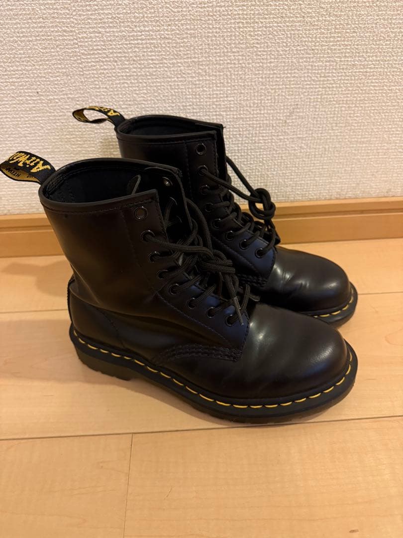 新品未使用〈23cm〉値引き可Dr. Martens8ホールブーツ