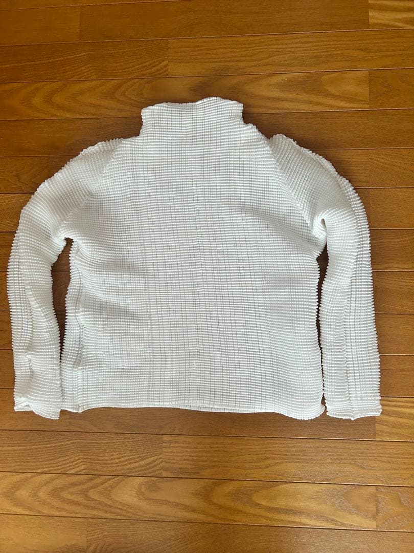 イッセイミヤケ ブラウス　ホワイト