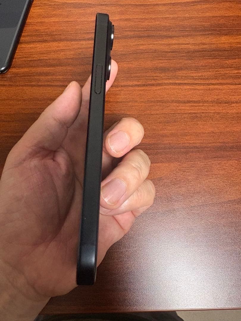 【美品】iPhone15 ブラック 256GB SIMフリー（シャッター音なし）