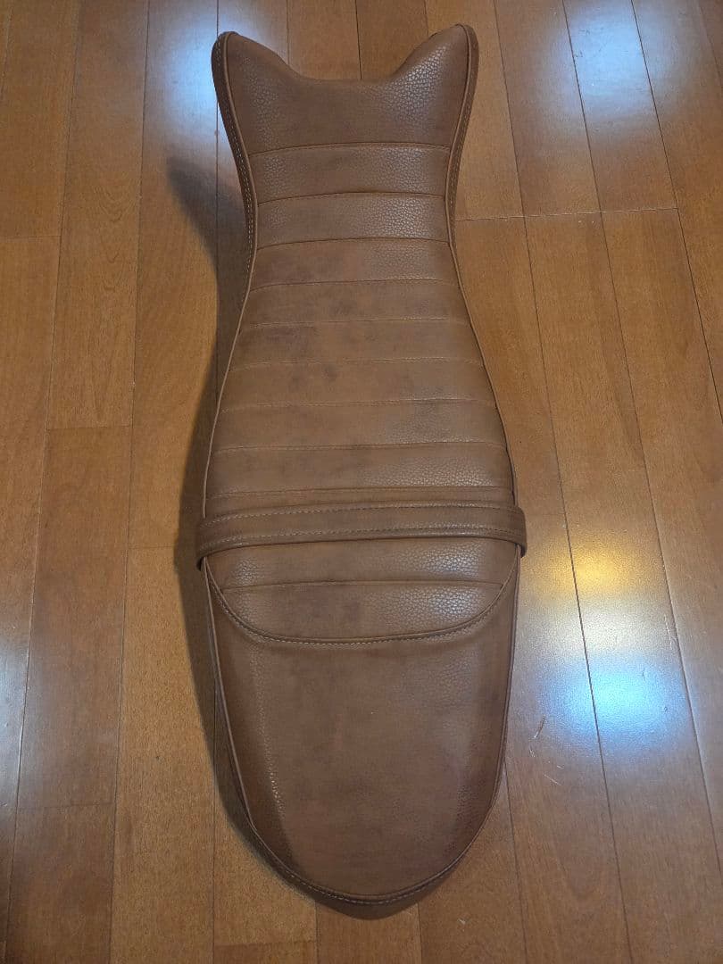 y*n様 R nine T scrambler 純正シート