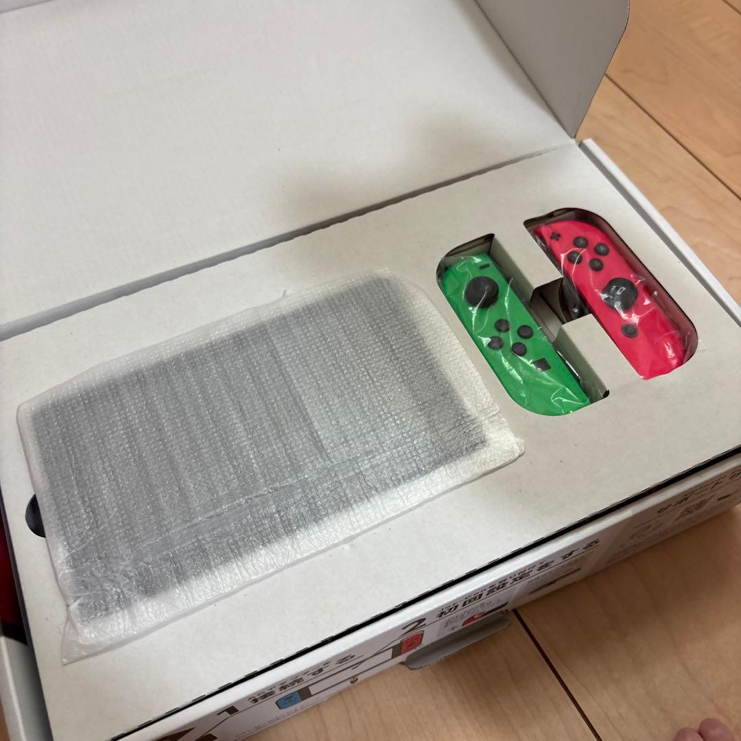ま*様 任天堂Switch 本体＋純正Joy-Con +マリオカートソフト