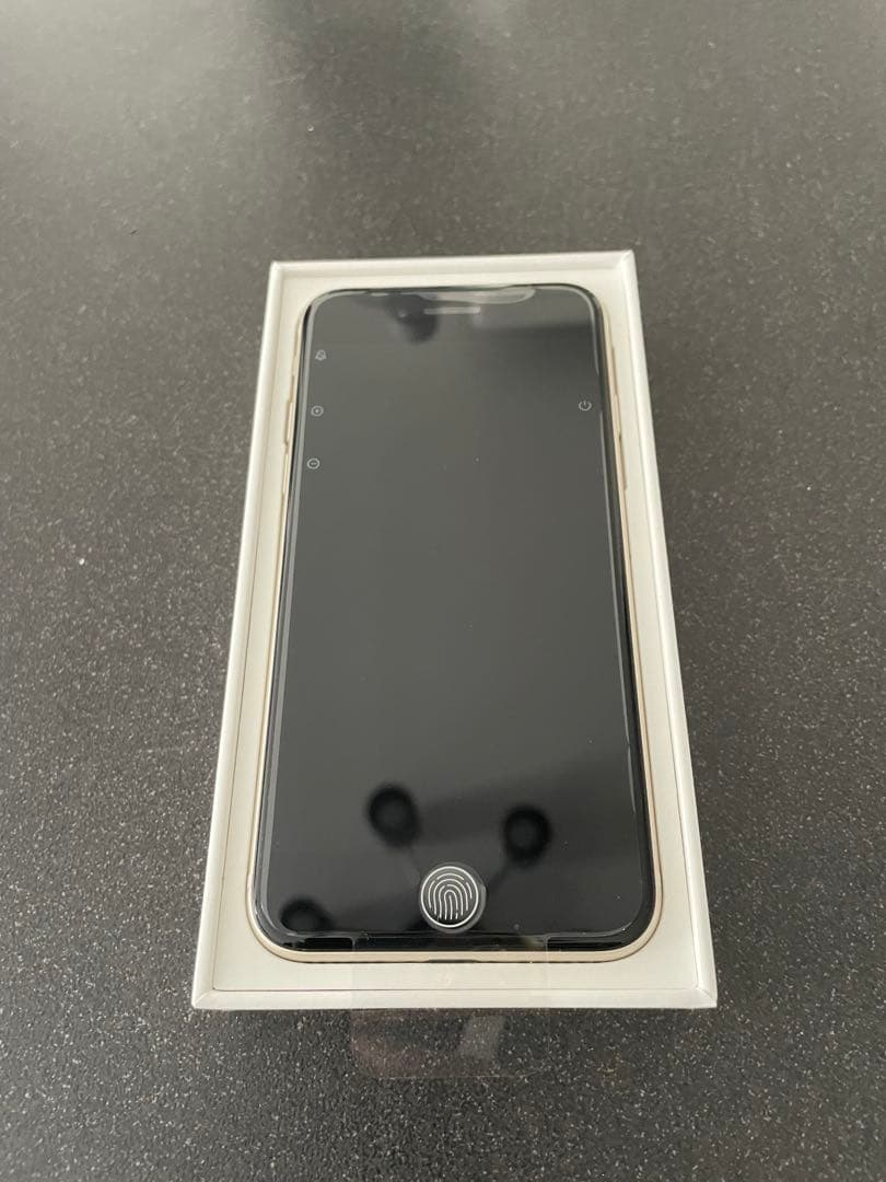 Apple iPhone SE (第3世代) スターライト 64GB