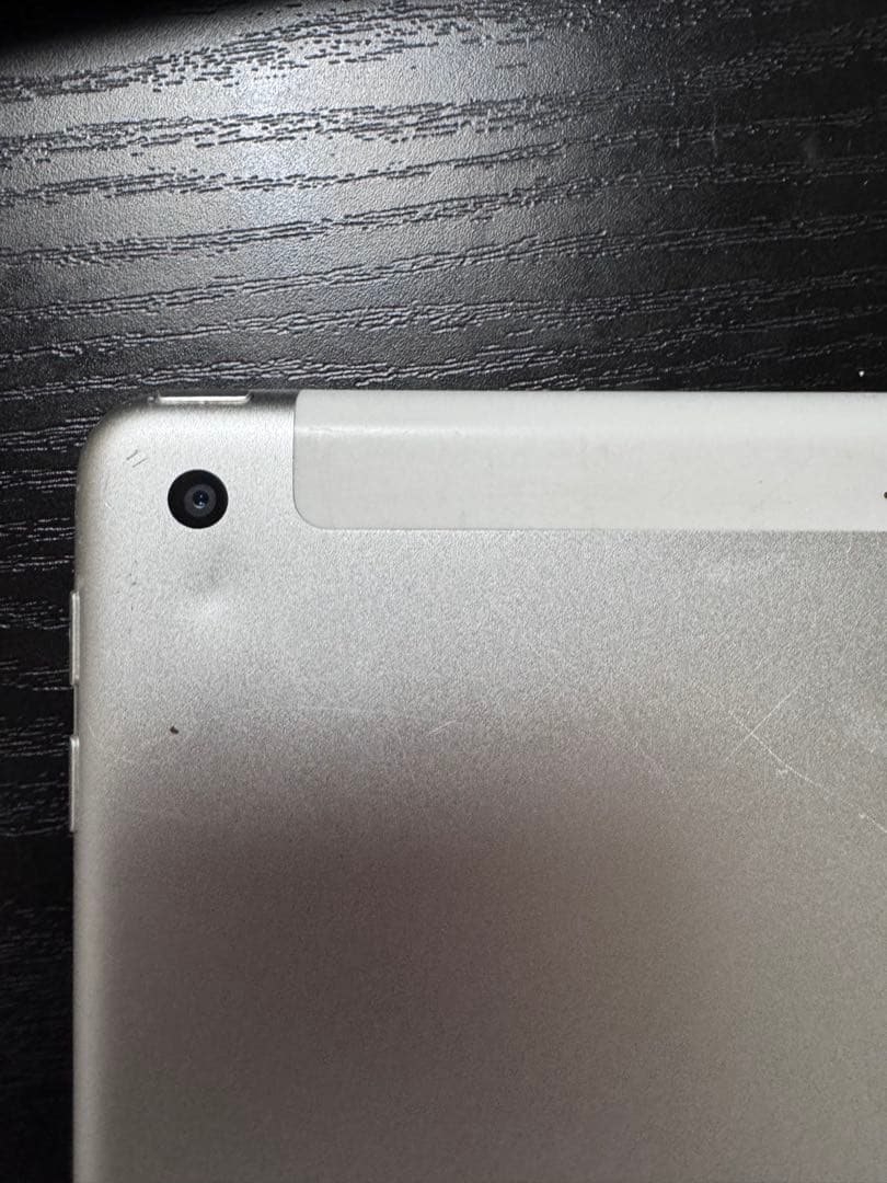 iPadセルラー　第6世代　32GB 本体 ホワイト　値下げ不可