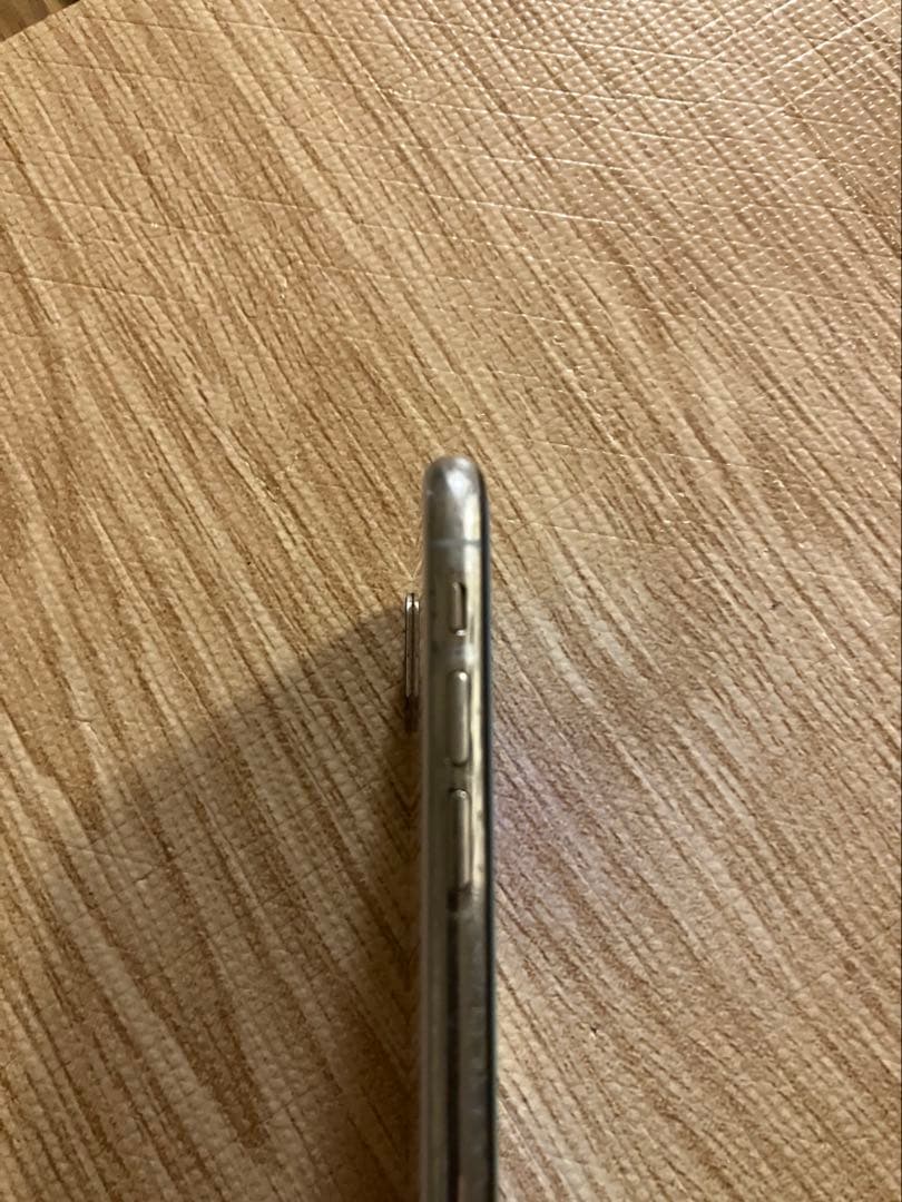 バ*ニ様 iPhone X シルバー 256GB SIMフリー