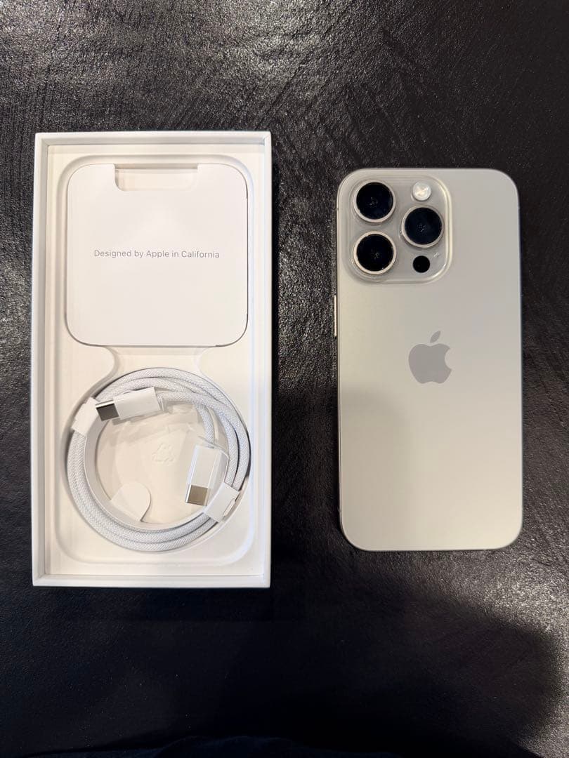 美品　Apple iPhone 15Pro 256GB SIMフリー