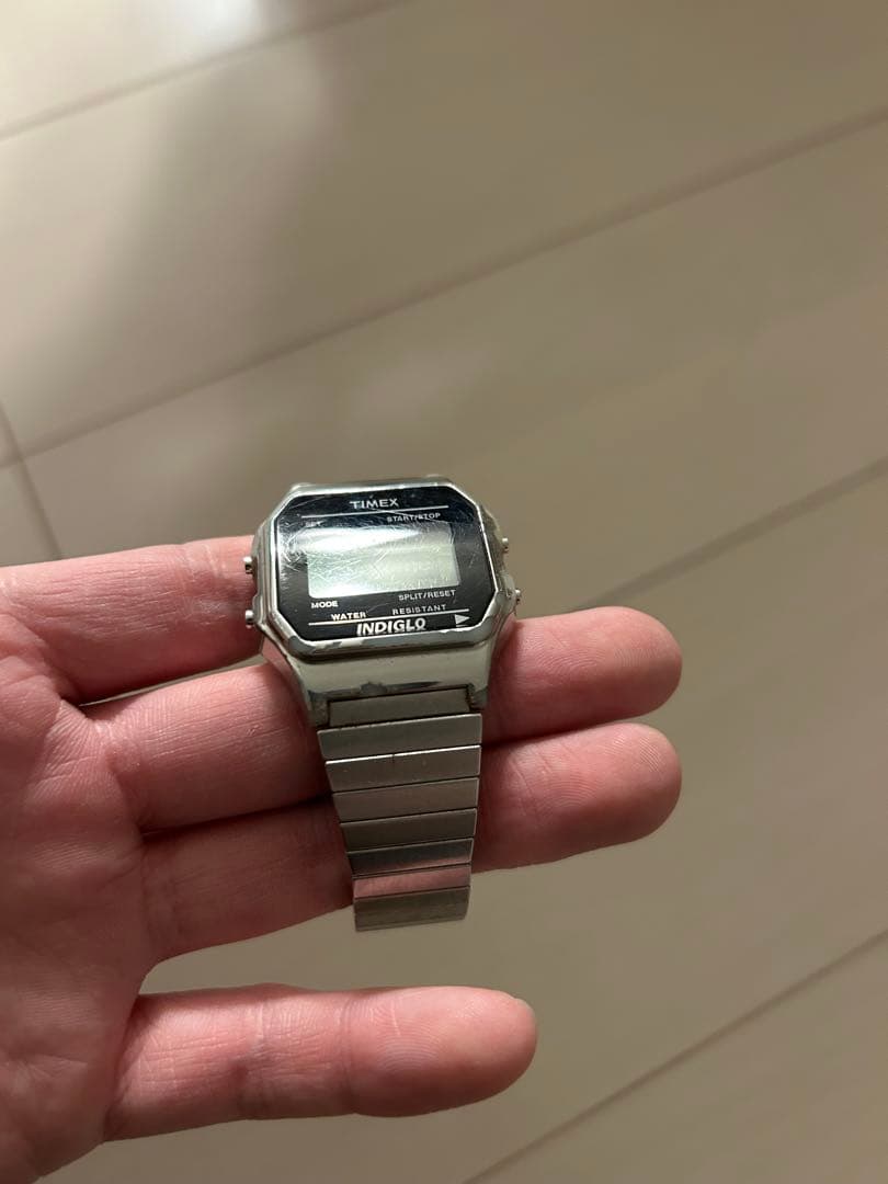 supreme Timex Indiglo デジタル腕時計