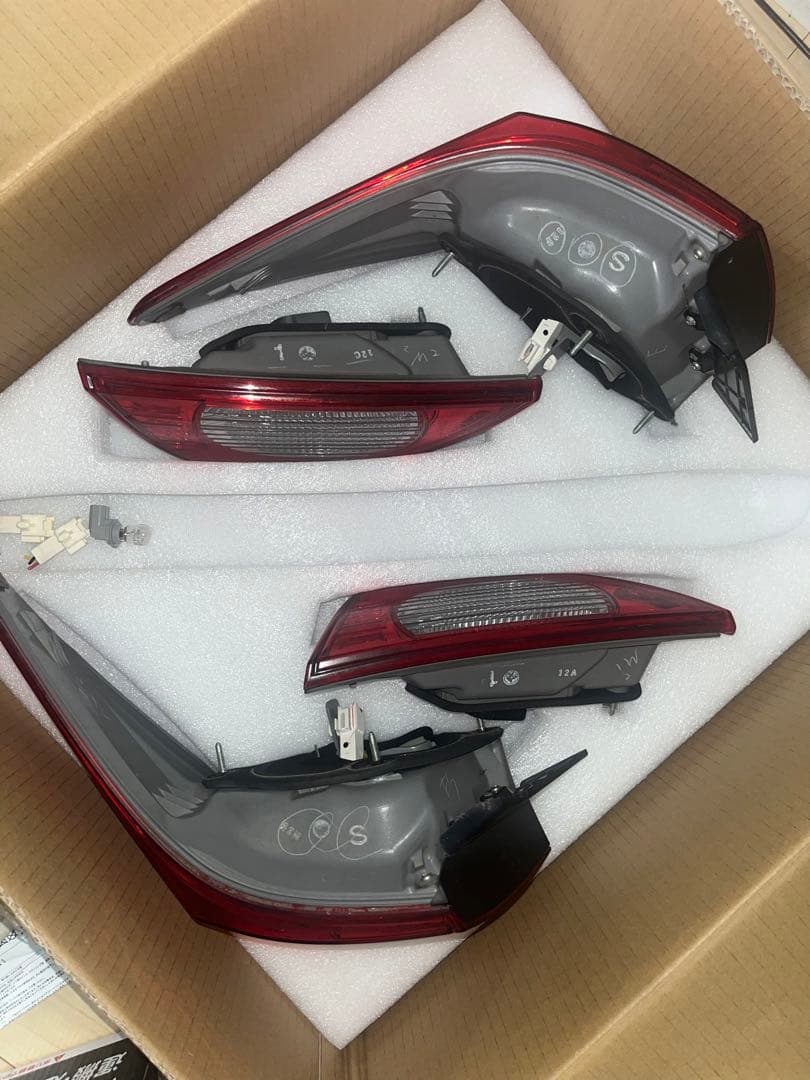 マークX130系前期 テールライト 4個セット 赤