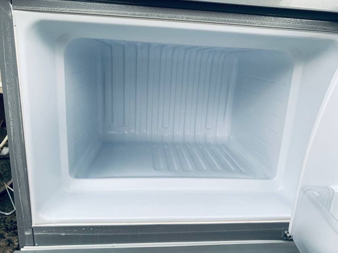 ①✅AQUAノンフロン直冷式冷凍冷蔵庫✅ ✅AQR-111E✅送料設置無料