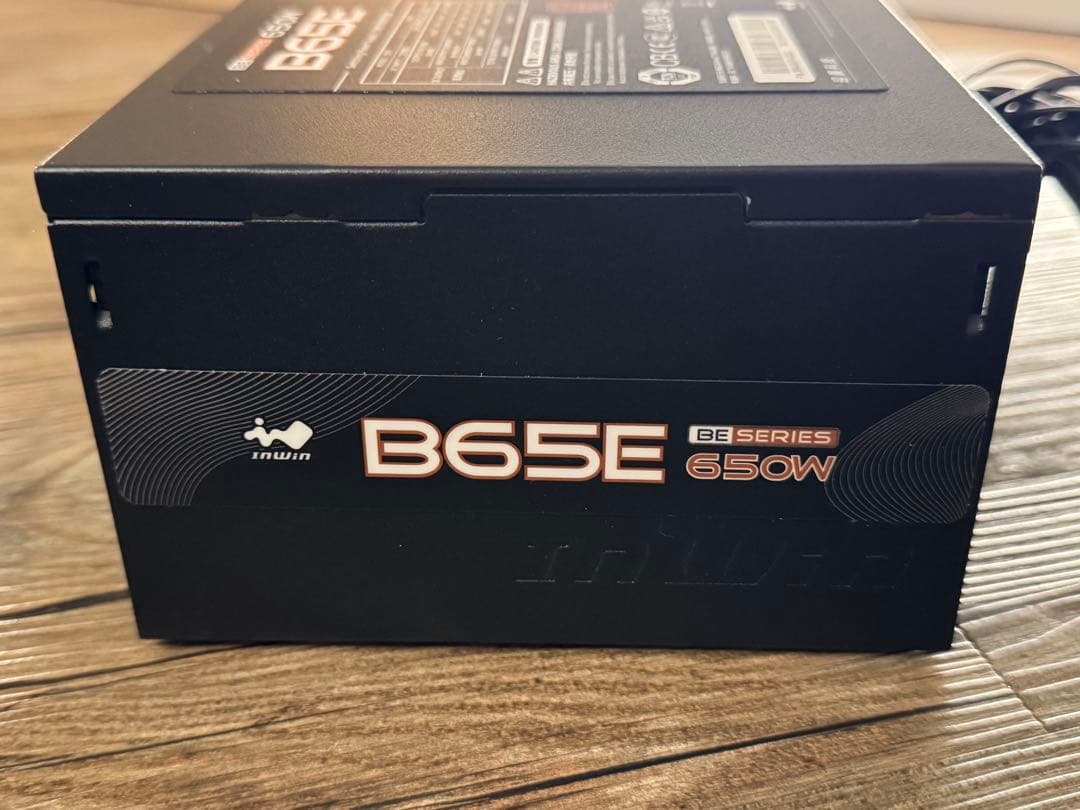 80 PLUS認証の650W出力のB65E電源ユニット