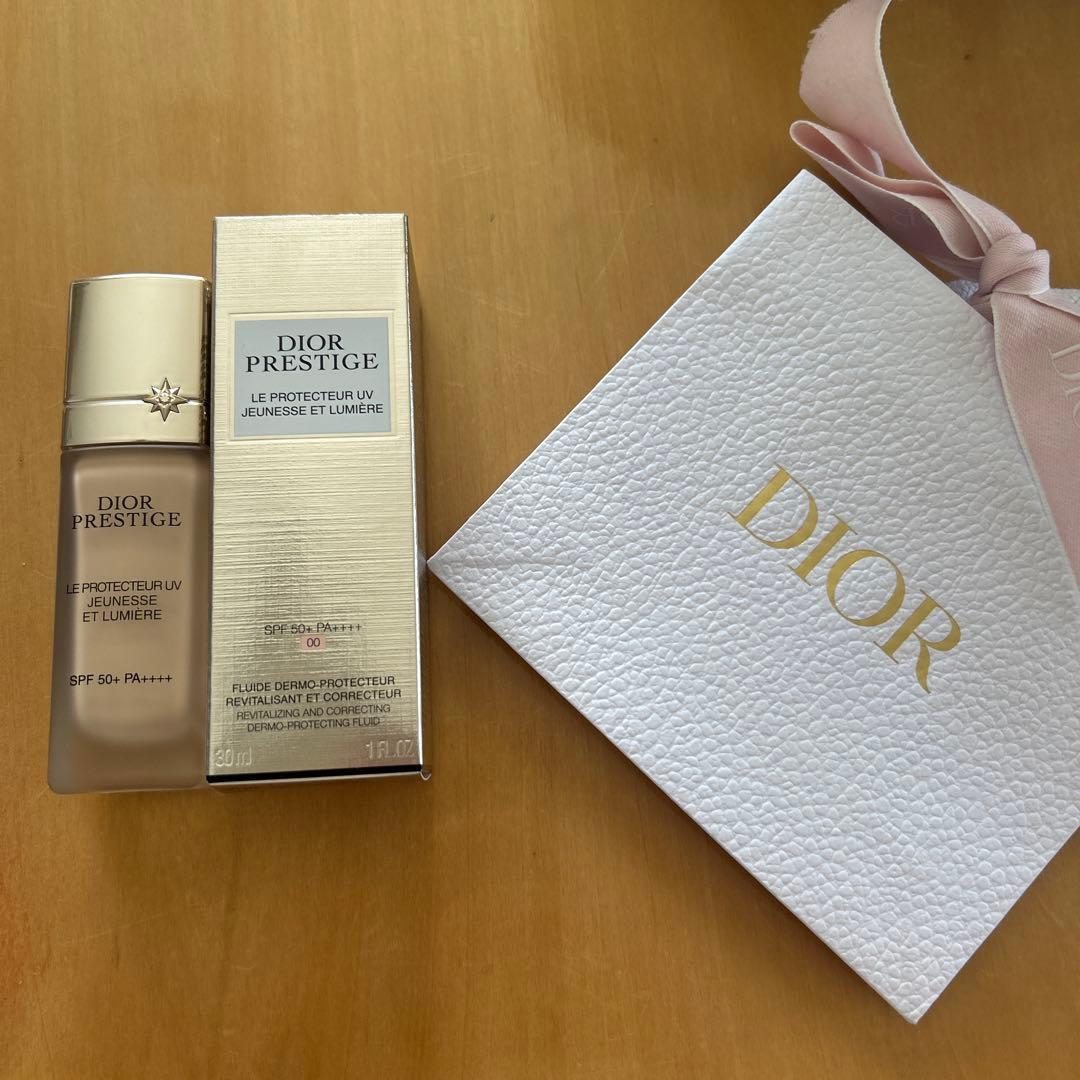 Dior プレステージ ホワイト ル プロテクター UVルミエールBB00